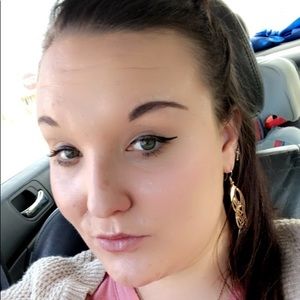 Meet your Posher, Leah